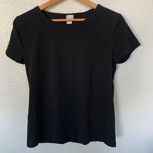 Basic black Tee (fits like a M)